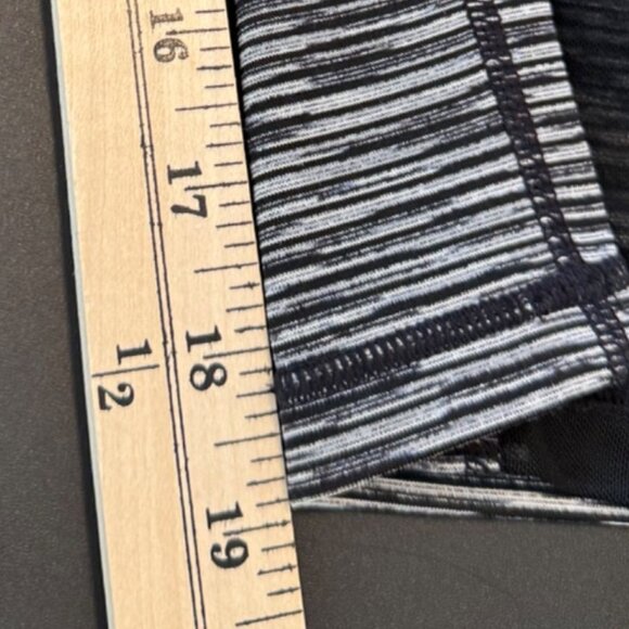 Ideology Womens Gray & Black Striped Leggings Capri With Mesh Panels Size 1X - Picture 7 of 8